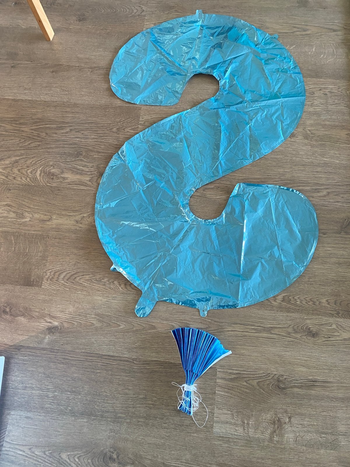 Folio ballon nummer 8 en papieren ornament, Hobby en Vrije tijd, Feestartikelen, Ophalen, Gebruikt, Versiering, Verjaardag
