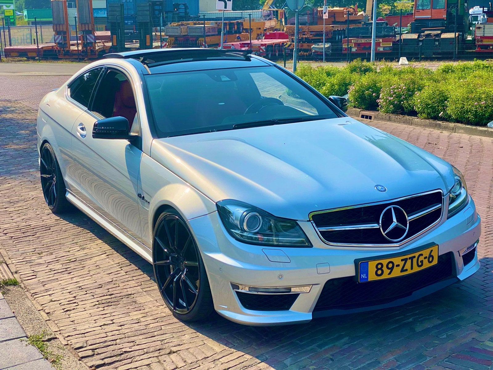 Mercedes-Benz C63 AMG / V8 / Coupe / Panorama / Dealer OH, Auto's, Mercedes-Benz, Euro 5, Achterwielaandrijving, 457 pk, 8 cilinders