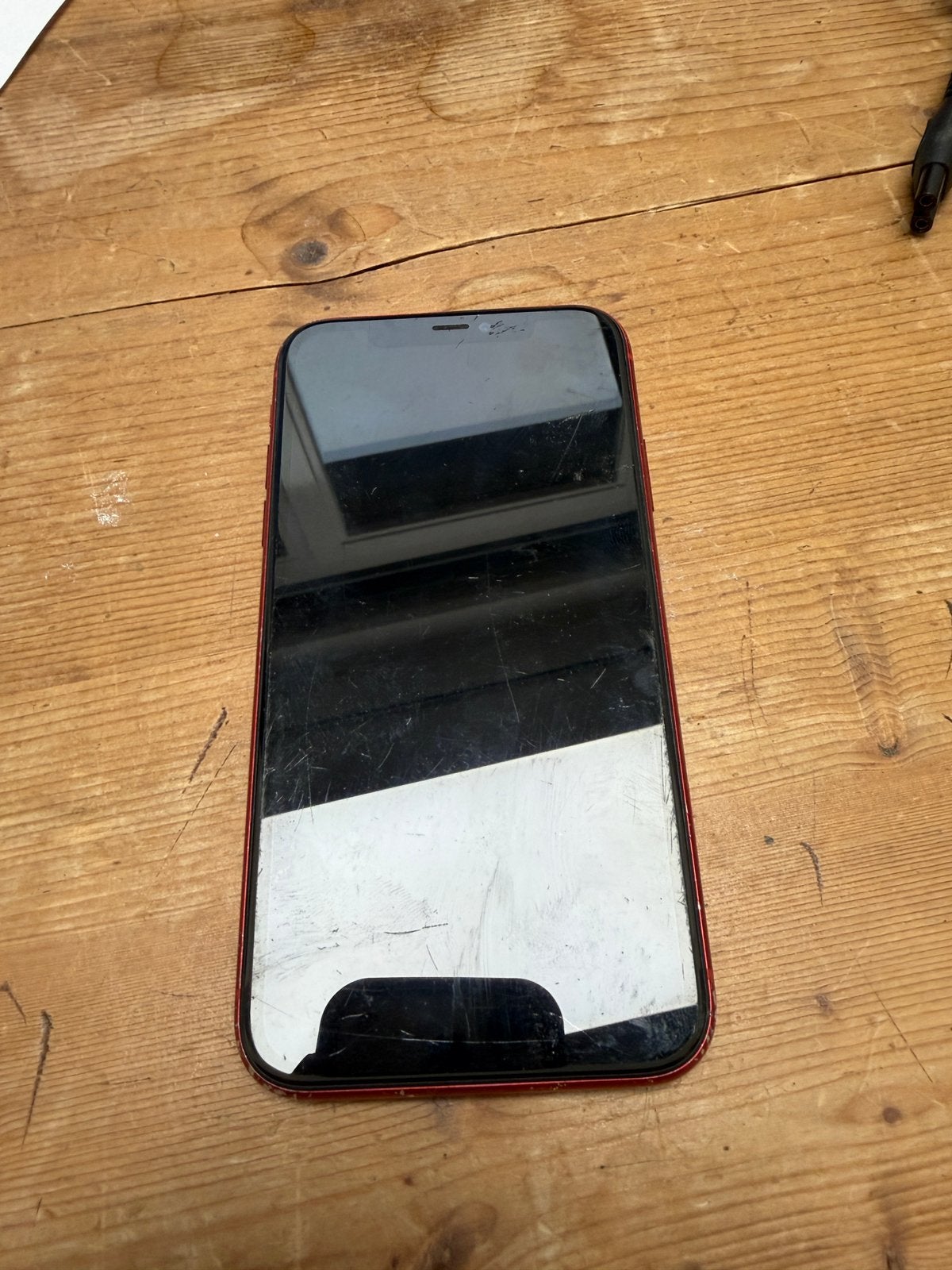Iphone 11 met gebroken achterkant, Zonder simlock, Zonder abonnement, Rood, 128 GB
