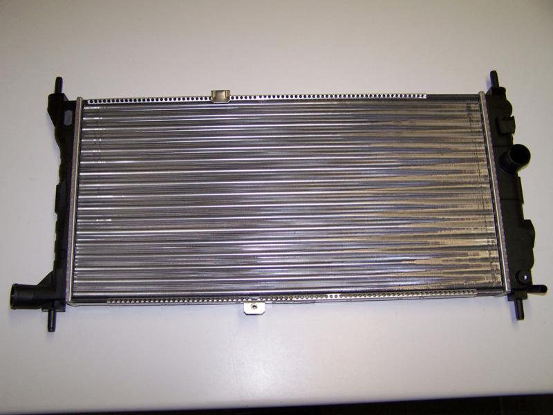 Radiateur Opel Kadett E 1.6 en 1.8 nieuw, Ophalen of Verzenden