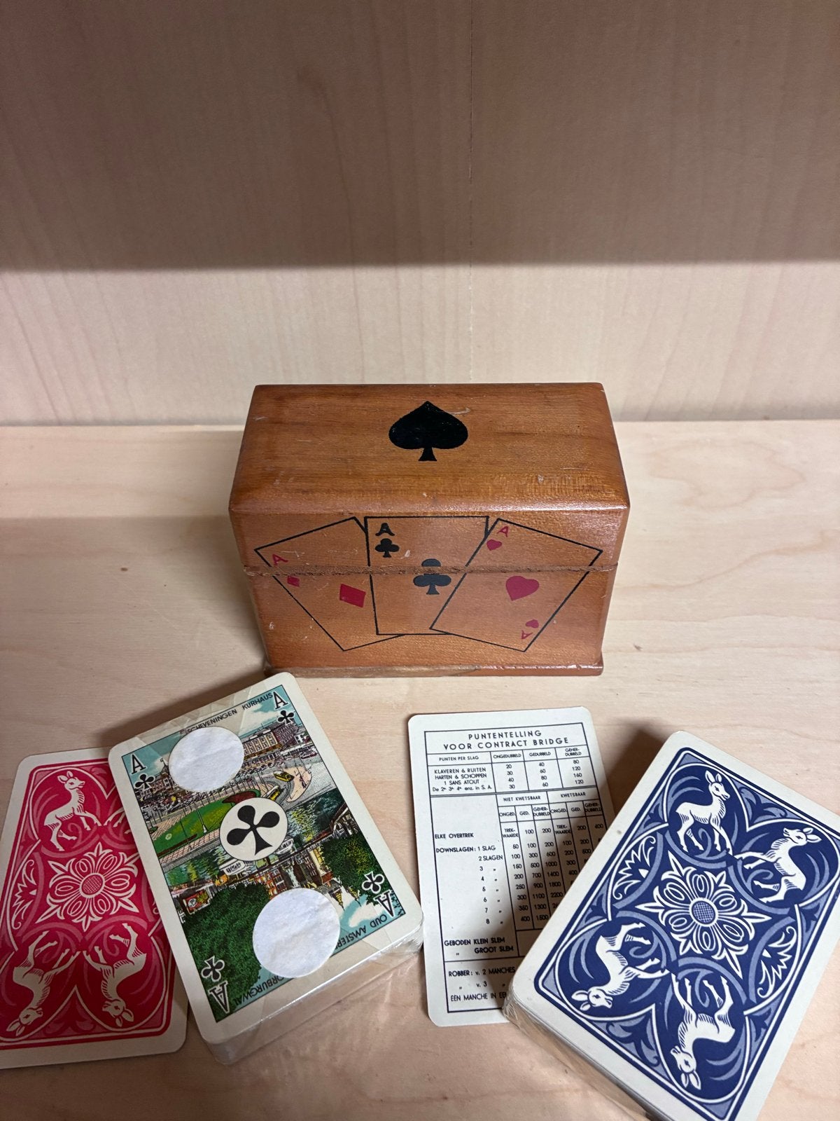 Vintage speelkaarten in houten doosje, Een of twee spelers, Ophalen of Verzenden, Gebruikt
