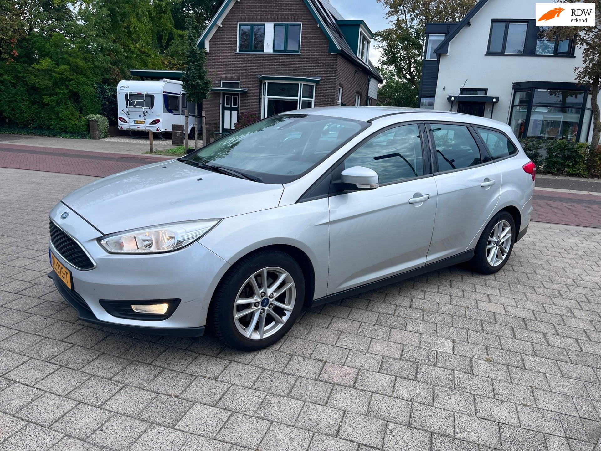 Ford Focus Wagon 1.0 Titani Riem verv Trekh Isofix ecc Deale, Dealer onderhouden, Gebruikt, Handgeschakeld, 1216 kg