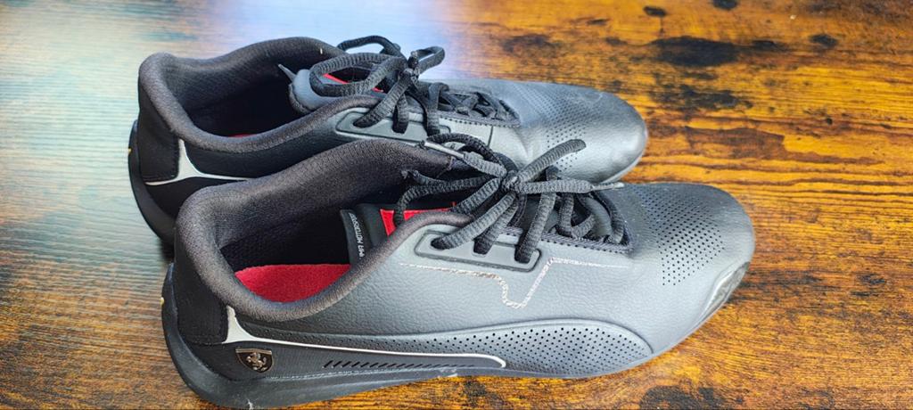 Puma Ferrari Sportschoenen Maat 42 - Zo goed als nieuw, Kleding | Heren, Schoenen, Zwart, Ophalen of Verzenden, Puma Ferrari, Sneakers of Gympen