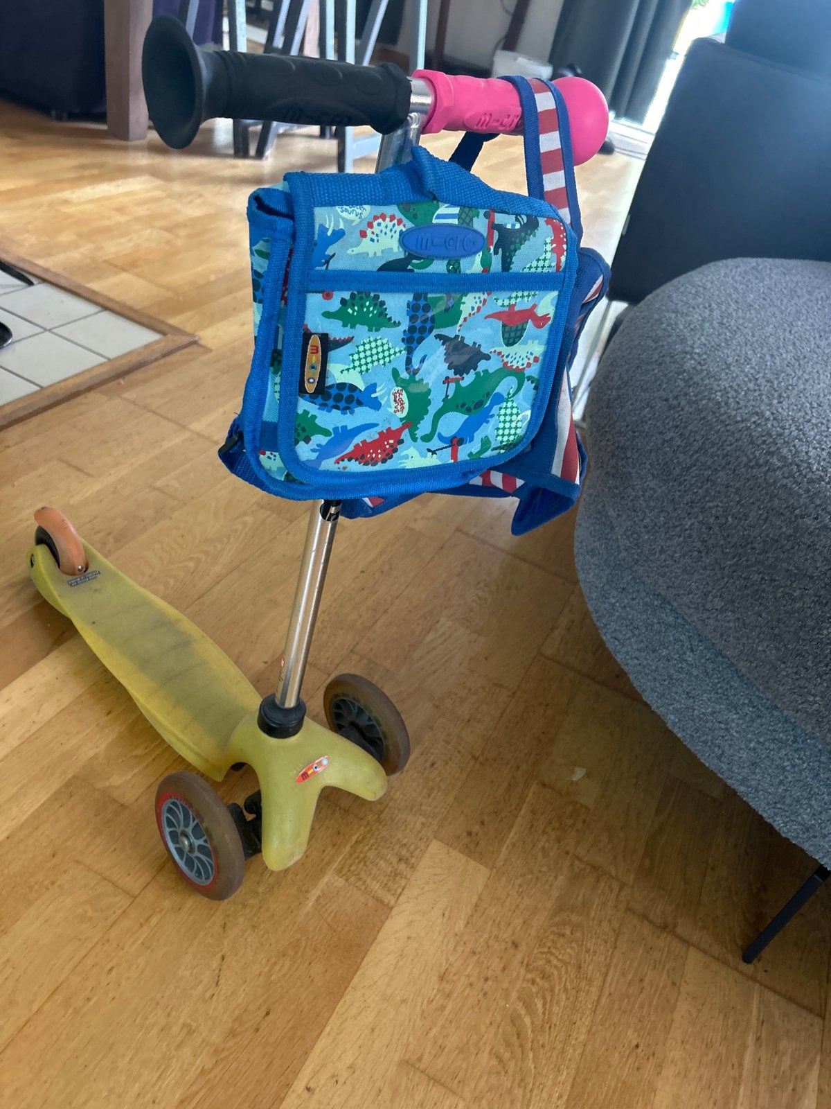 Micro step met tasje en extra handvat, Fietsen en Brommers, Steps, Ophalen, Gebruikt, Gewone step