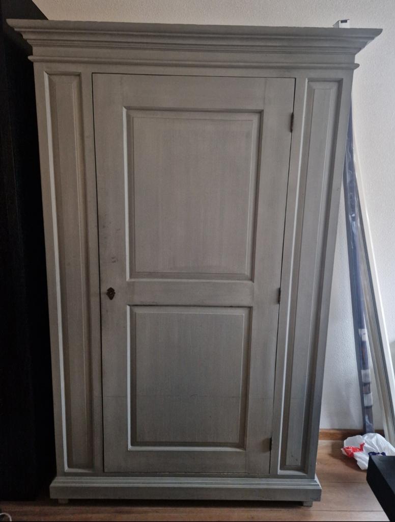 Mooie brocante kast staat in krijtverf, Ophalen