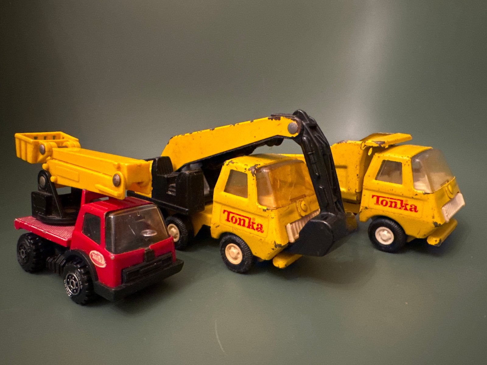 Tonka speelgoedset: hoogwerker, graafmachine en kiepwagen, Kinderen en Baby's, Speelgoed | Speelgoedvoertuigen, Ophalen of Verzenden