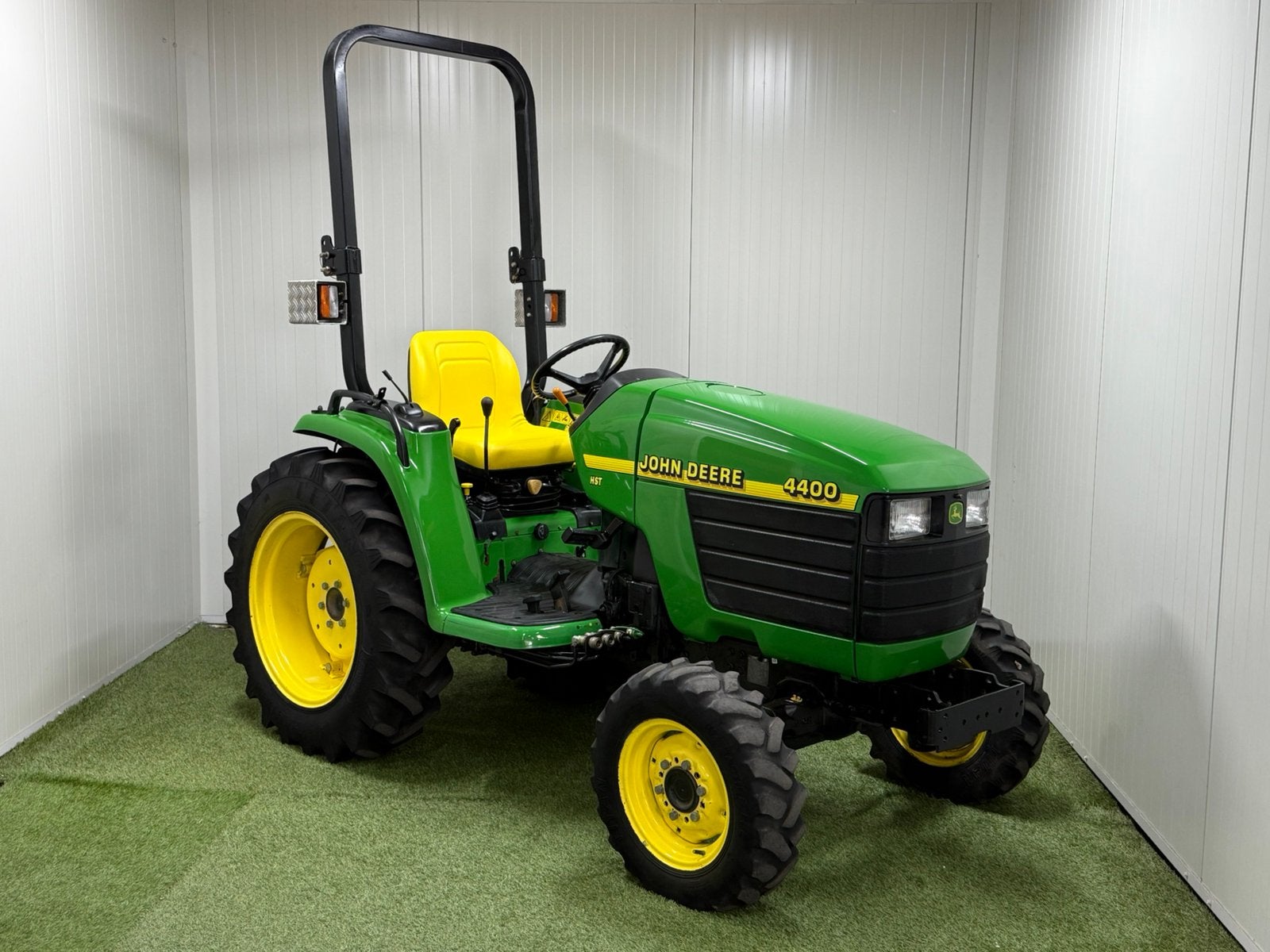 Zeer nette John Deere 4400 HST 4x4 trekker tractor midi, Zakelijke goederen, Gebruikt, Tot 2500, Tot 80 Pk, Ophalen