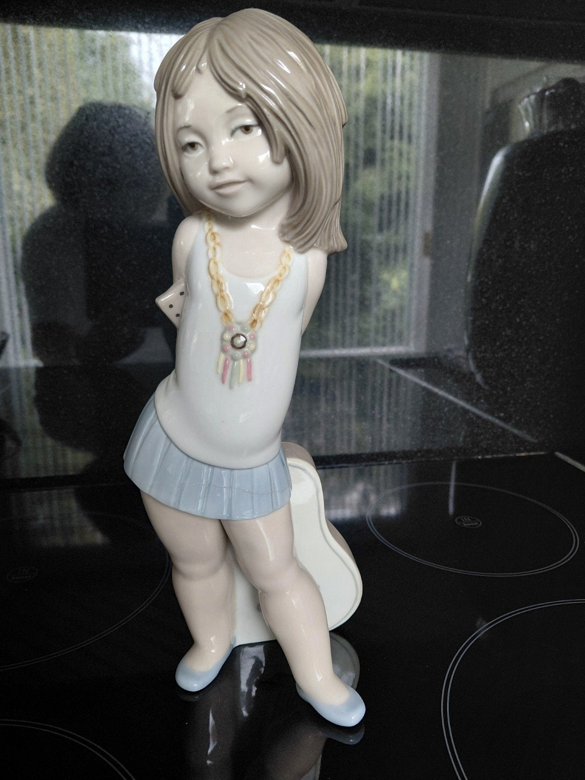 Zaphir Lladro beeldje meisje met gitaar - kleine barstjes, Ophalen, Gebruikt, Mens