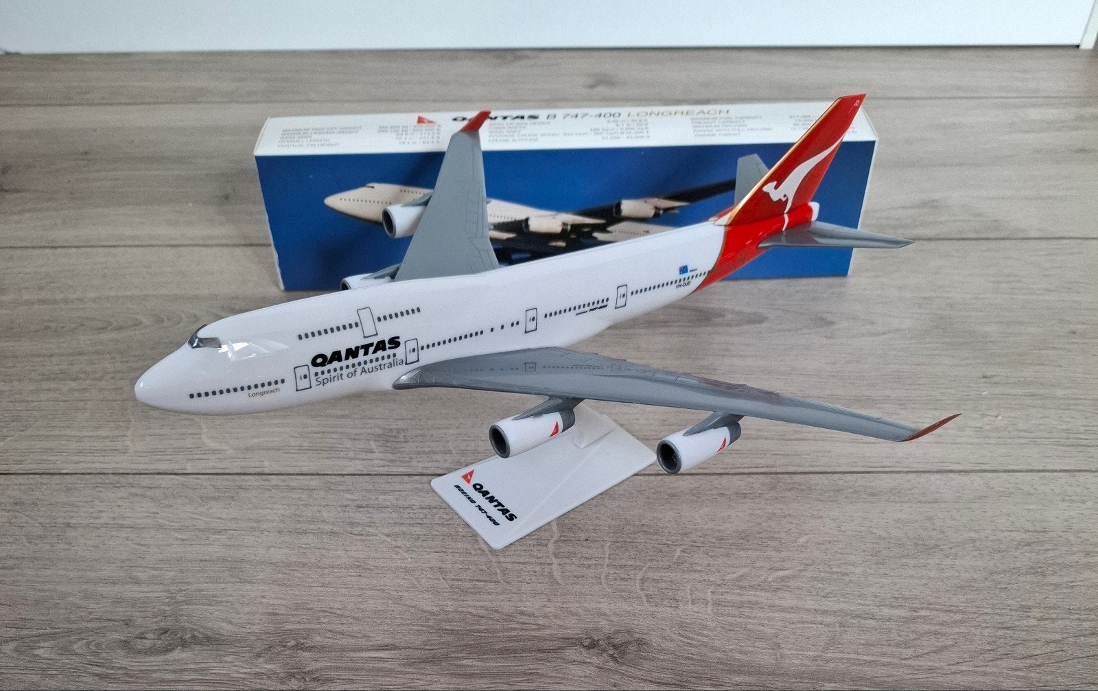 Vliegtuig model Qantas Boeing 747-400 longreach nieuw in doo, Ophalen of Verzenden, Nieuw, Overige merken