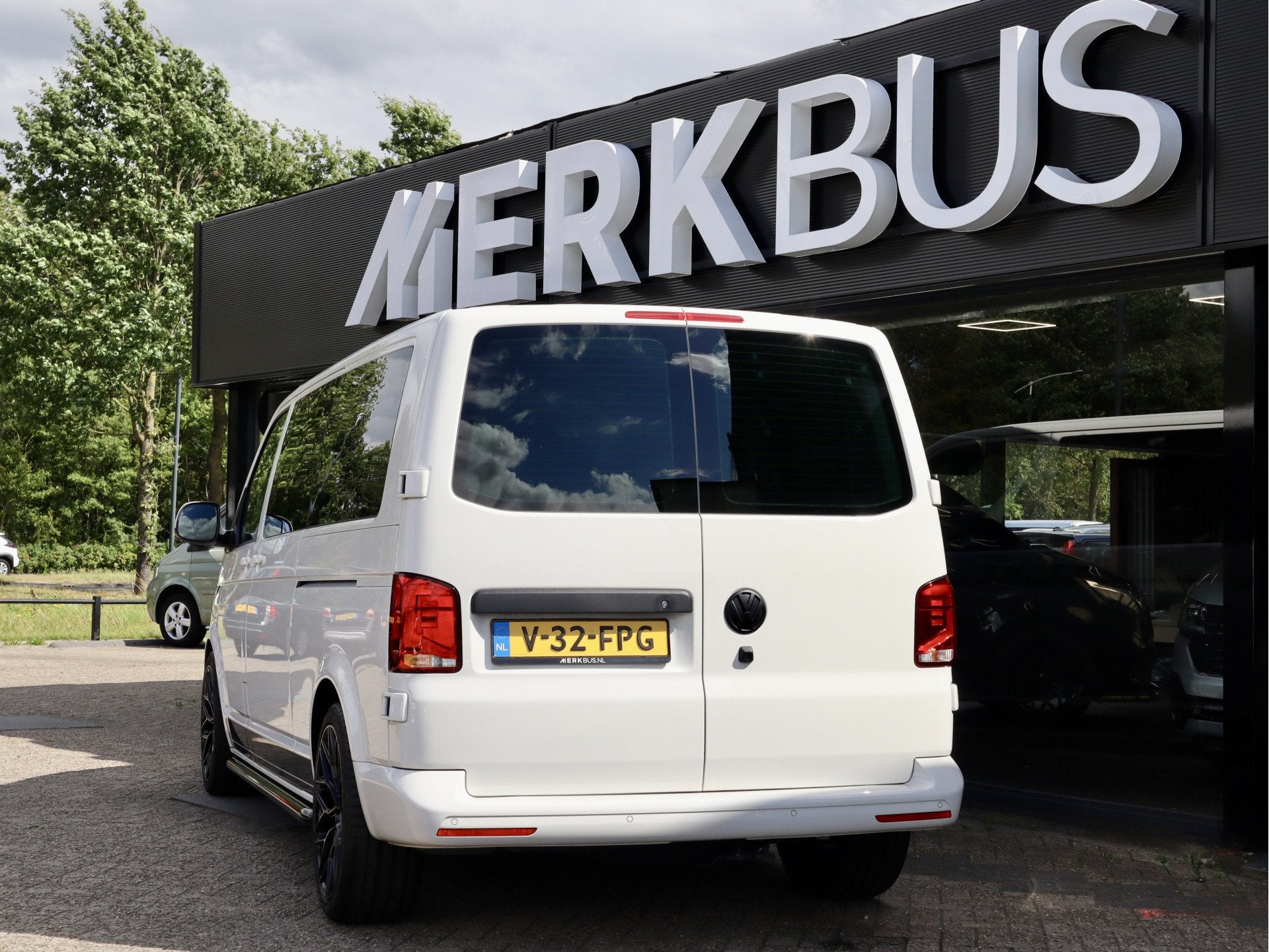 Volkswagen Transporter 2.0 TDI DSG BULLI 2X SCHUIFDEUR LUXE, Auto's, Gebruikt, 4 cilinders, 150 pk, Volkswagen