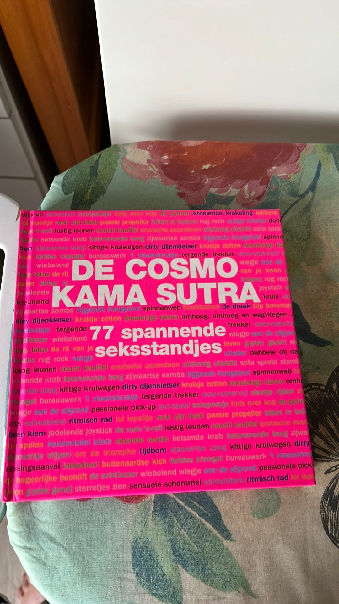 De Cosmo Kama Sutra: 77 spannende seksstandjes, Ophalen of Verzenden, Gelezen, Nederland