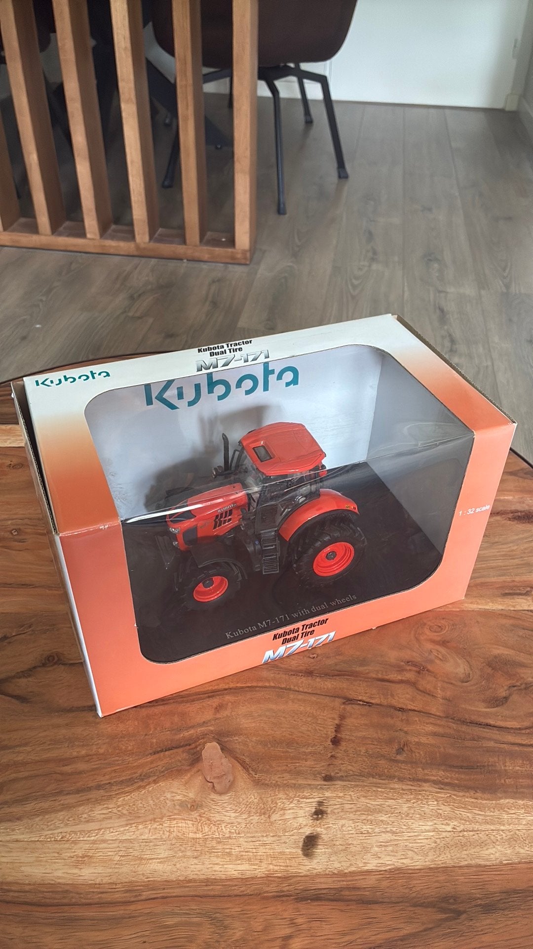 Kubota M7-171 dual tire 1:32 schaalmodel, Ophalen of Verzenden, Zo goed als nieuw, Tractor of Landbouw, Overige merken
