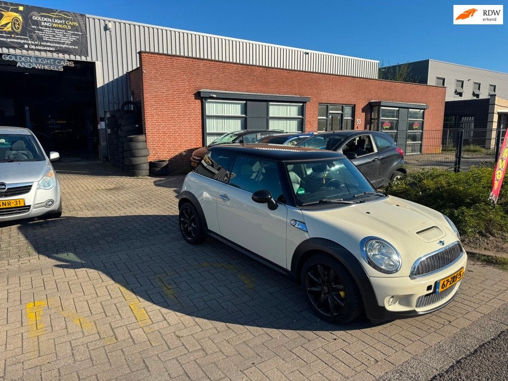 Mini Cooper S 1.6 R56 Leer Pano Dak Nwe APK ELKE ZONDAG OPEN, Auto's, Voorwielaandrijving, Gebruikt, 4 cilinders, 4 stoelen