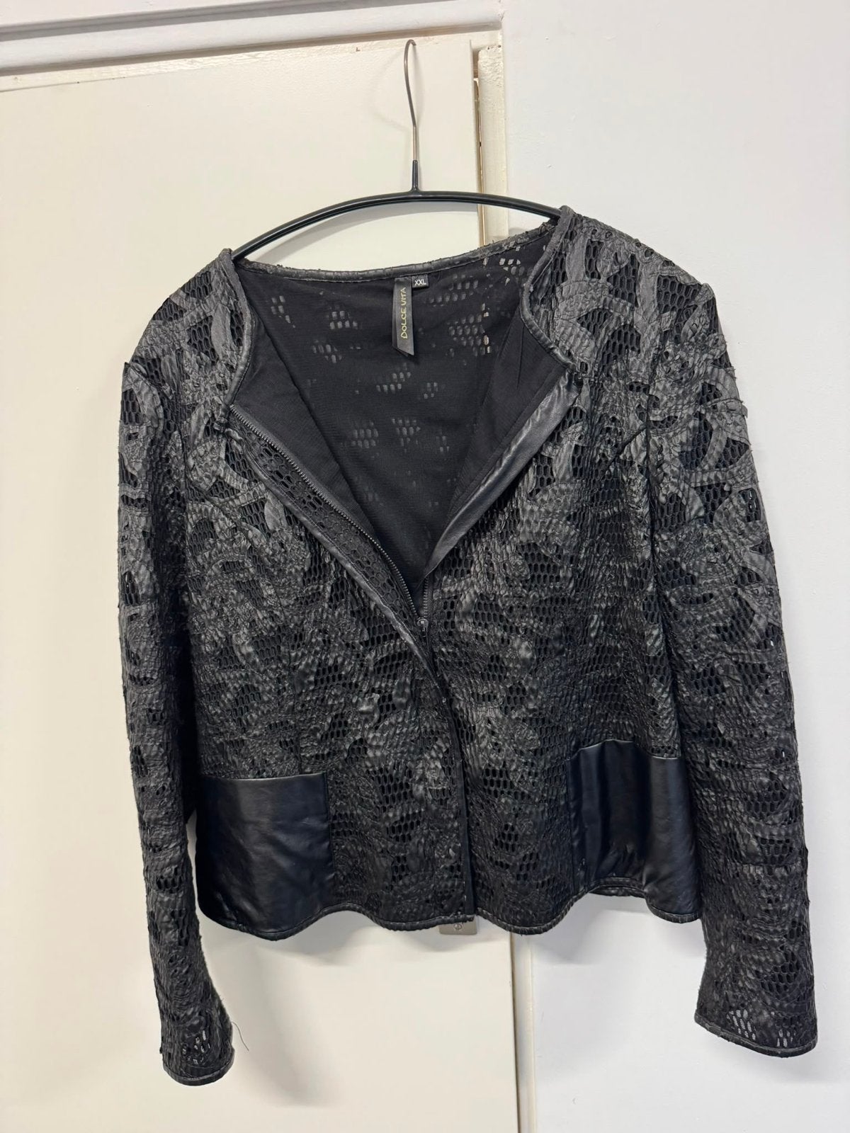 Zwart Dolce Vita jasje met kant en leer look, Ophalen of Verzenden, Zo goed als nieuw, Maat 42/44 (L), Zwart