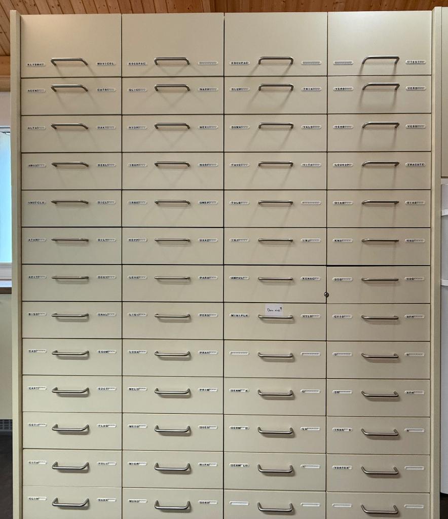 Professionele apothekerskast / medicijnkast – 52 laden, Ophalen