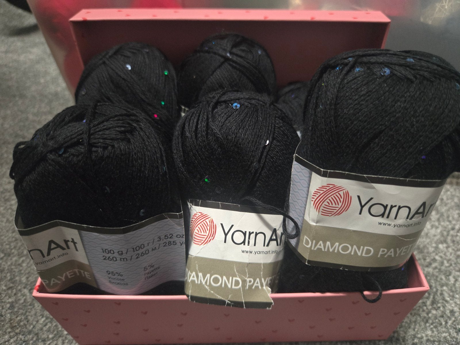 Nieuw Zwart Garen met Pailletten - YarnArt 6 Bollen, Hobby en Vrije tijd, Ophalen of Verzenden, Nieuw, Breien of Haken, Wol of Garen