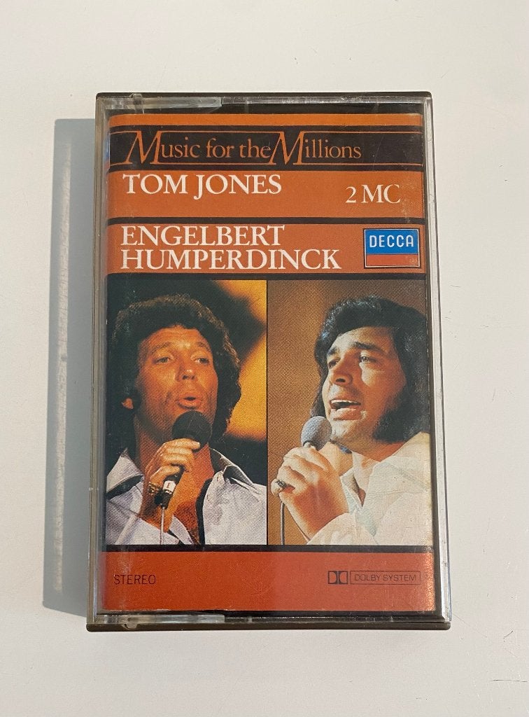 Tom Jones & Engelbert Humperdinck - Music Ft Millions 1984NL, Gebruikt, 1 bandje, Ophalen of Verzenden, Origineel