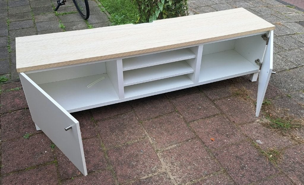 Foto 3 van IKEA Besta TV meubel met licht houten blad