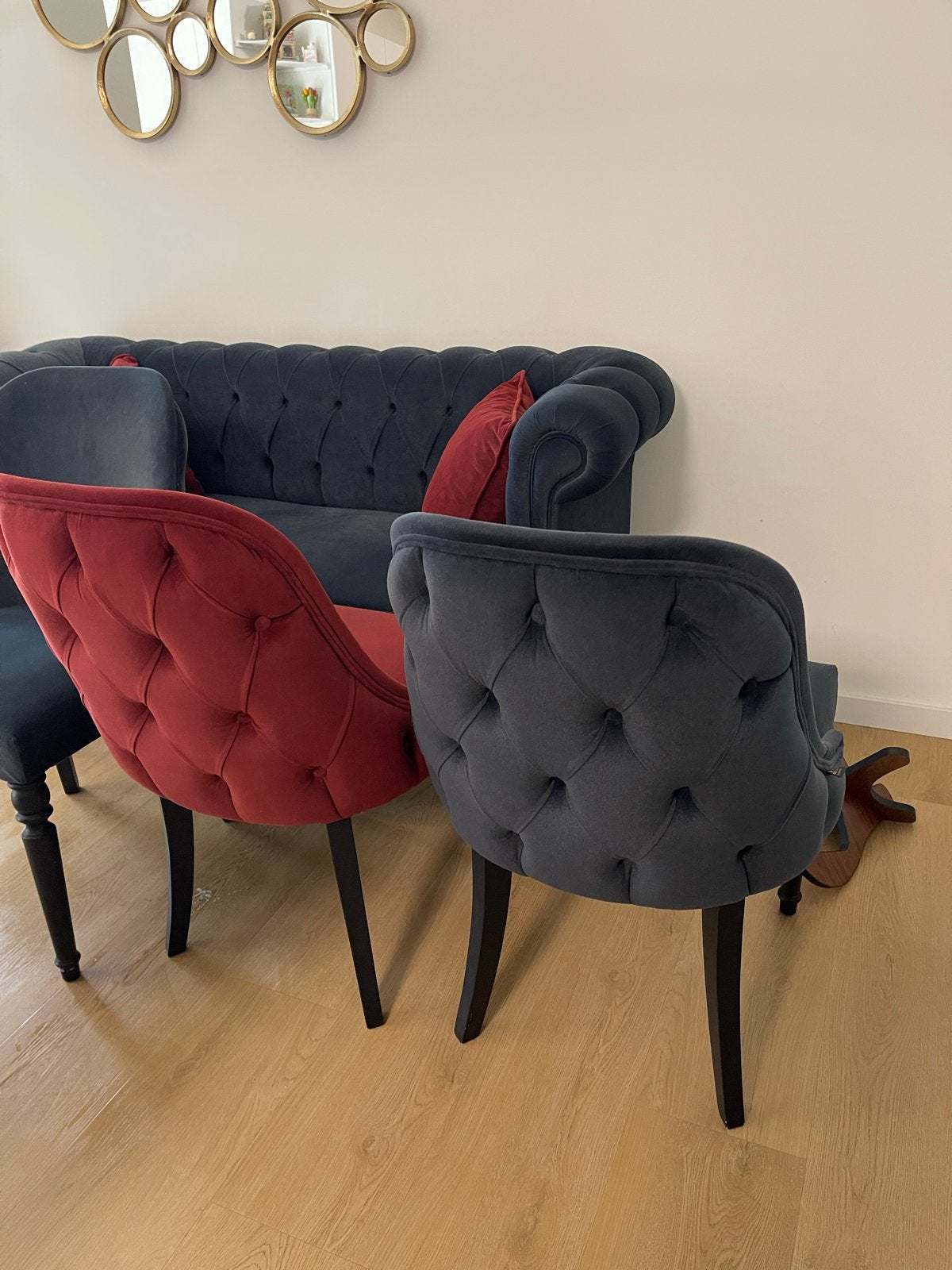Foto 7 van Elegante eetkamerset: uitschuifbare tafel en 4 stoelen, bank