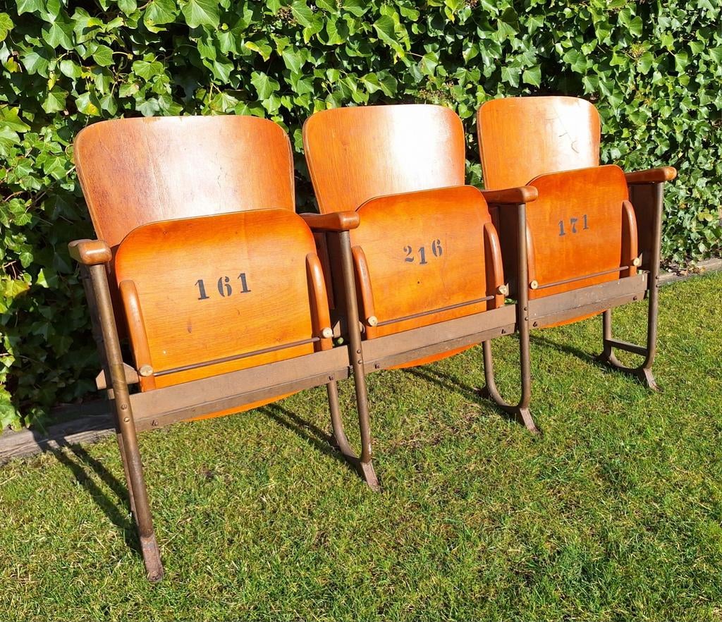 Vintage bioscoopstoelen, Huis en Inrichting, Stoelen, Ophalen, Gebruikt, Hout, Drie