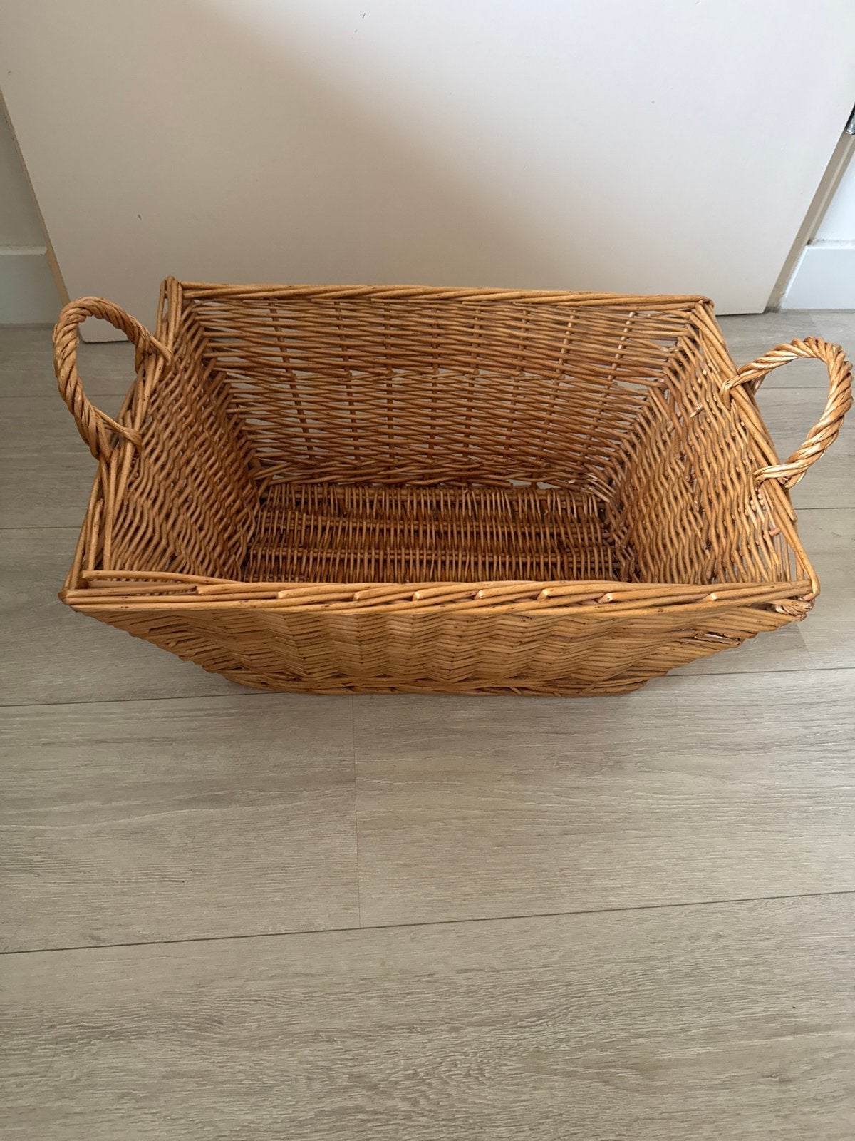 Rieten mand 38x30x20 cm met handvatten, Ophalen, Gebruikt, Gevlochten, Mand
