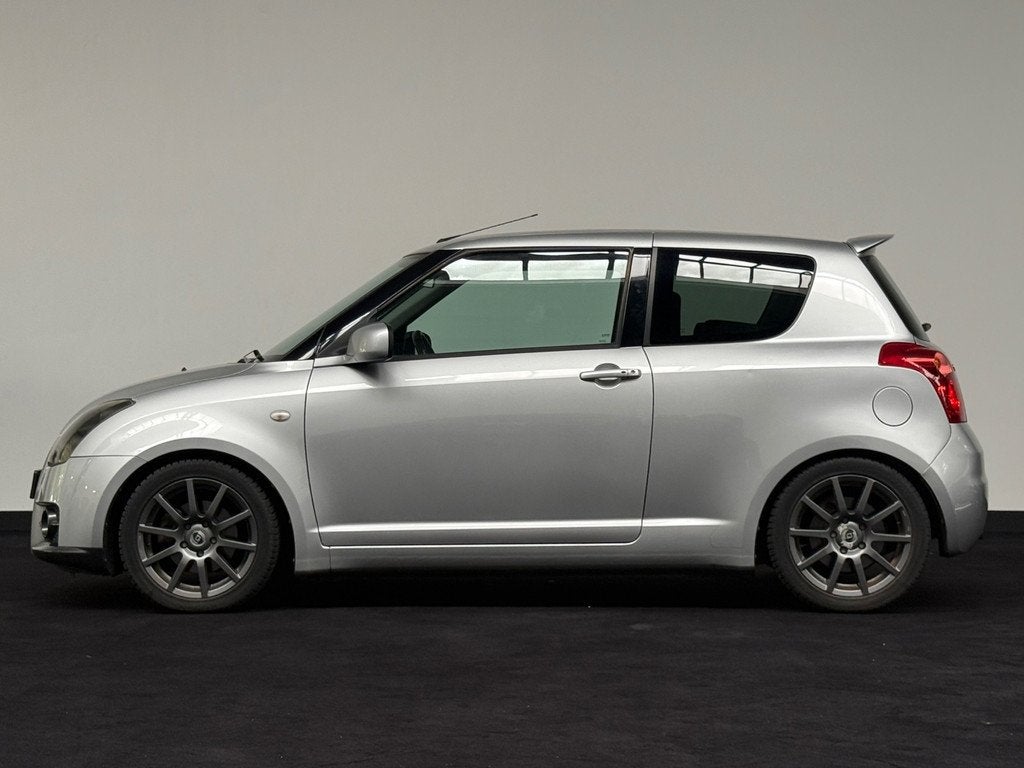 Suzuki Swift 1.6 Sport 3D Keyless Airco 125 PK, Auto's, Suzuki, Voorwielaandrijving, 1005 kg, Zwart, 4 cilinders