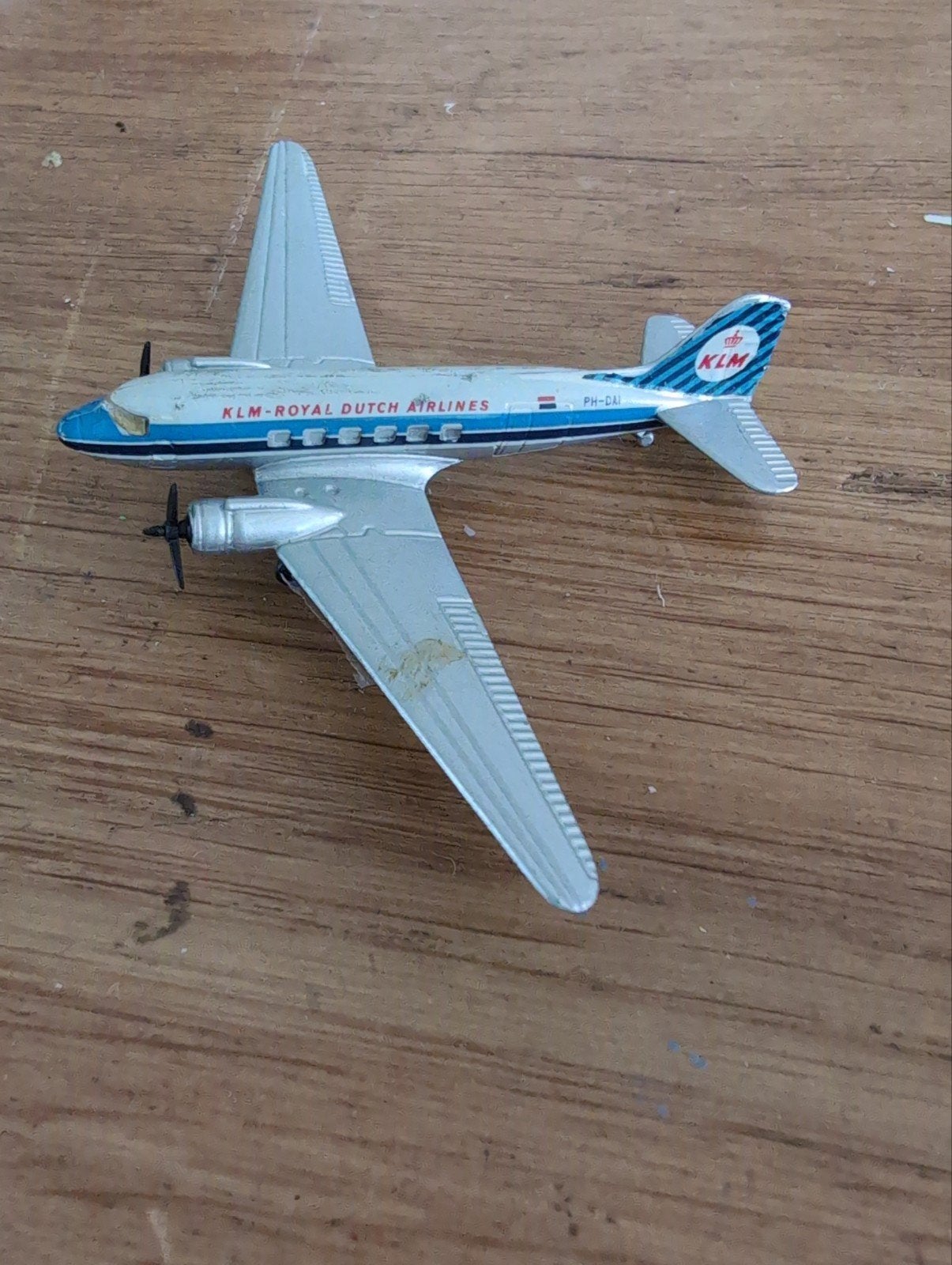miniatuur KLM Royal Dutch Airlines DC-3, Ophalen of Verzenden, Zo goed als nieuw, Schaalmodel