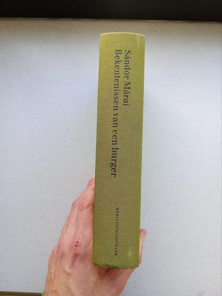 Bekentenissen van een Burger - Sándor Márai, Ophalen of Verzenden, Gelezen