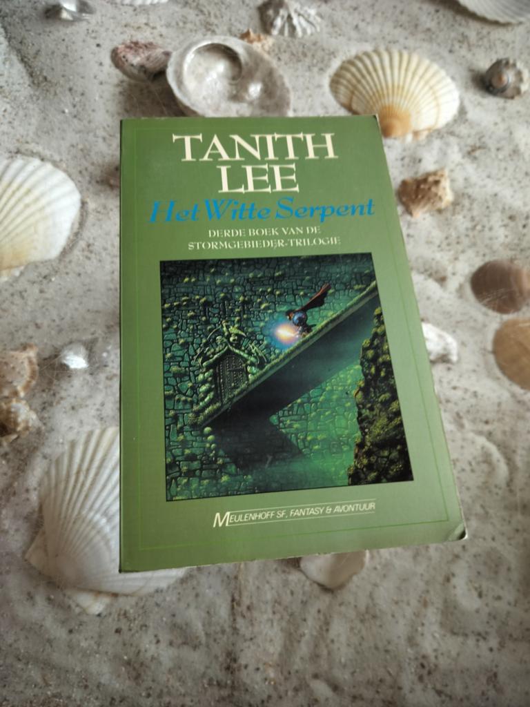 Tanith Lee - Het witte serpent, Boeken, Ophalen of Verzenden, Gelezen