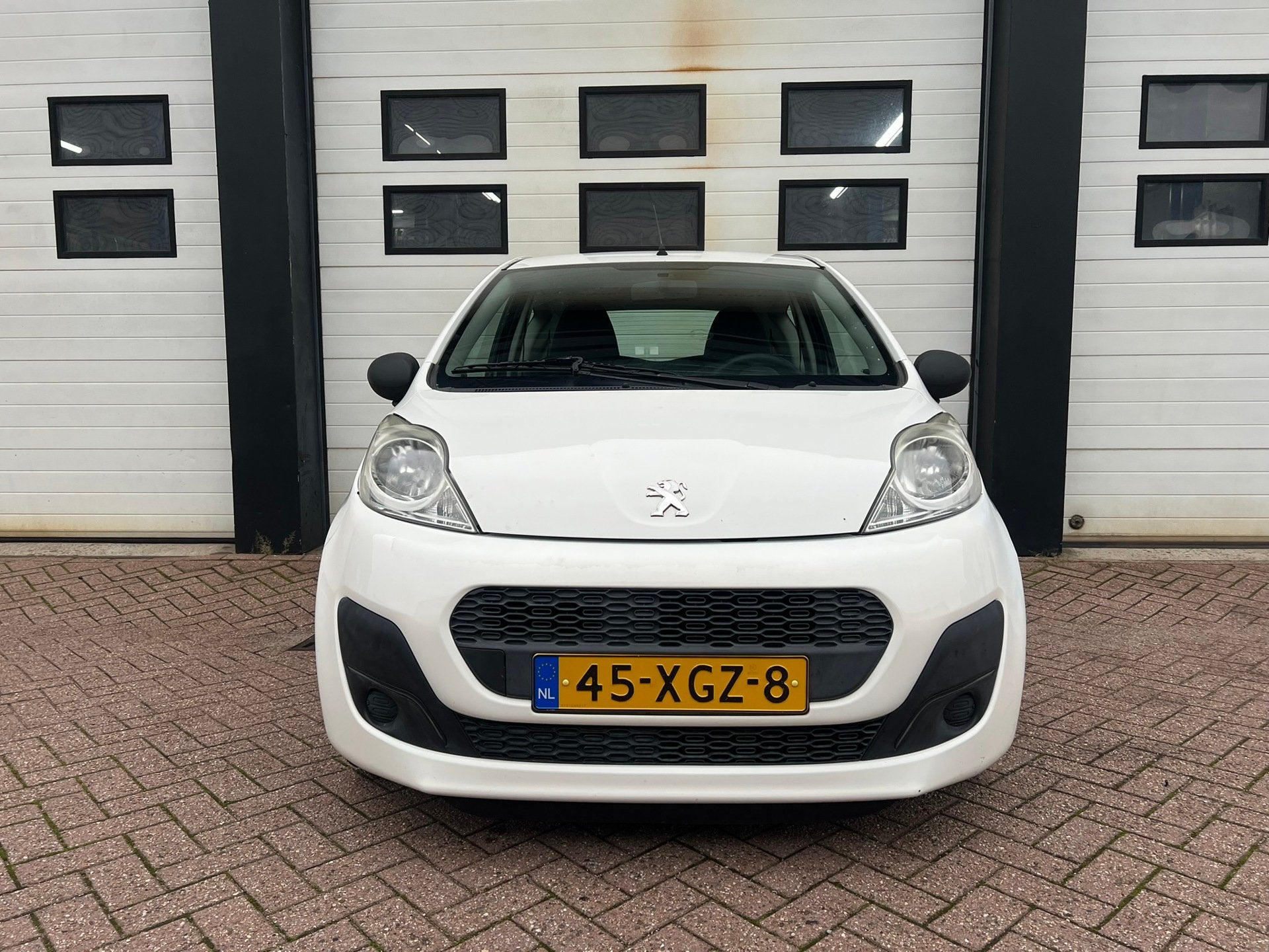 Peugeot 107 1.0 Access Accent, Voorwielaandrijving, Euro 5, Gebruikt, 4 stoelen