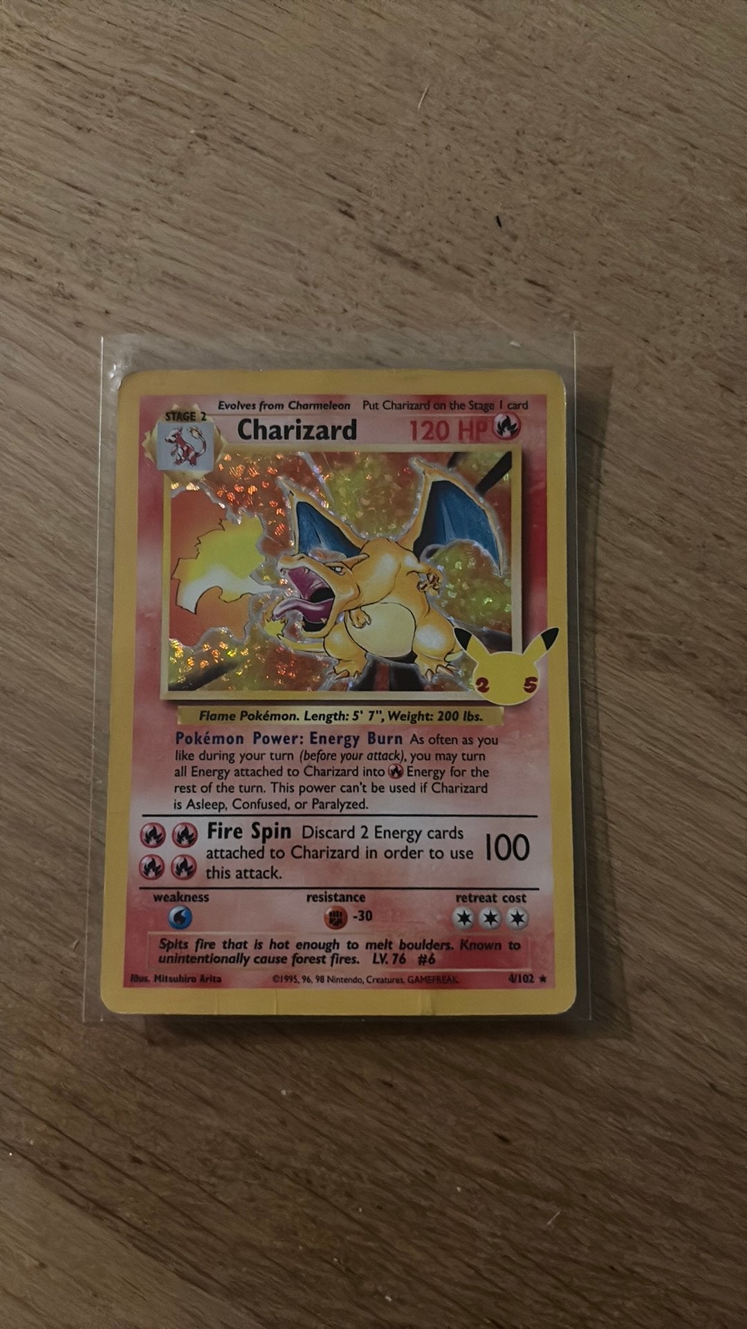 Pokemon kaart charizard, Ophalen of Verzenden, Zo goed als nieuw