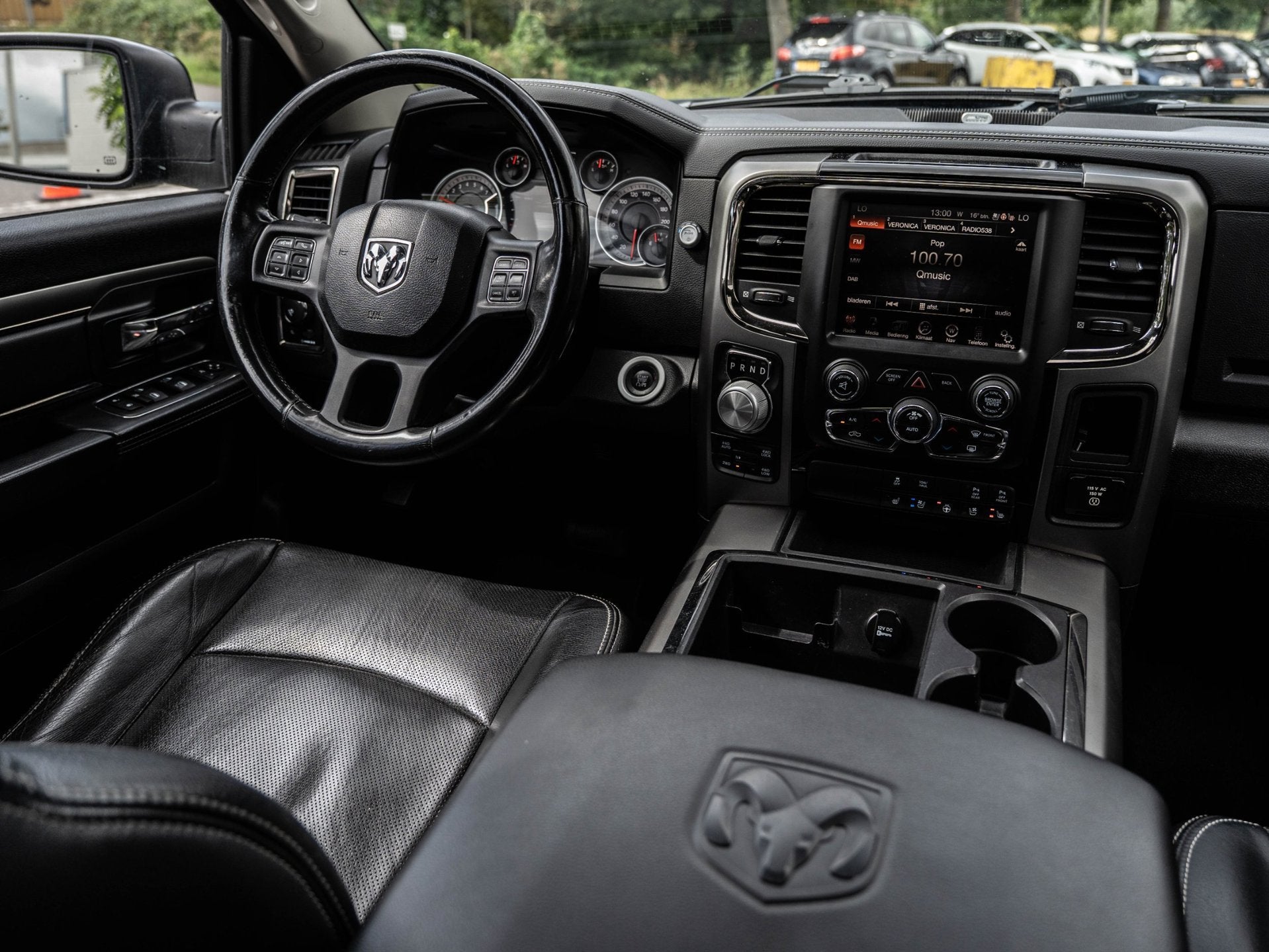 Dodge Ram 1500 5.7 V8 CREW CAB 6'4 | PANORAMADAK | ALPINE SO, Auto's, Automaat, Achterwielaandrijving, Gebruikt, 5654 cc