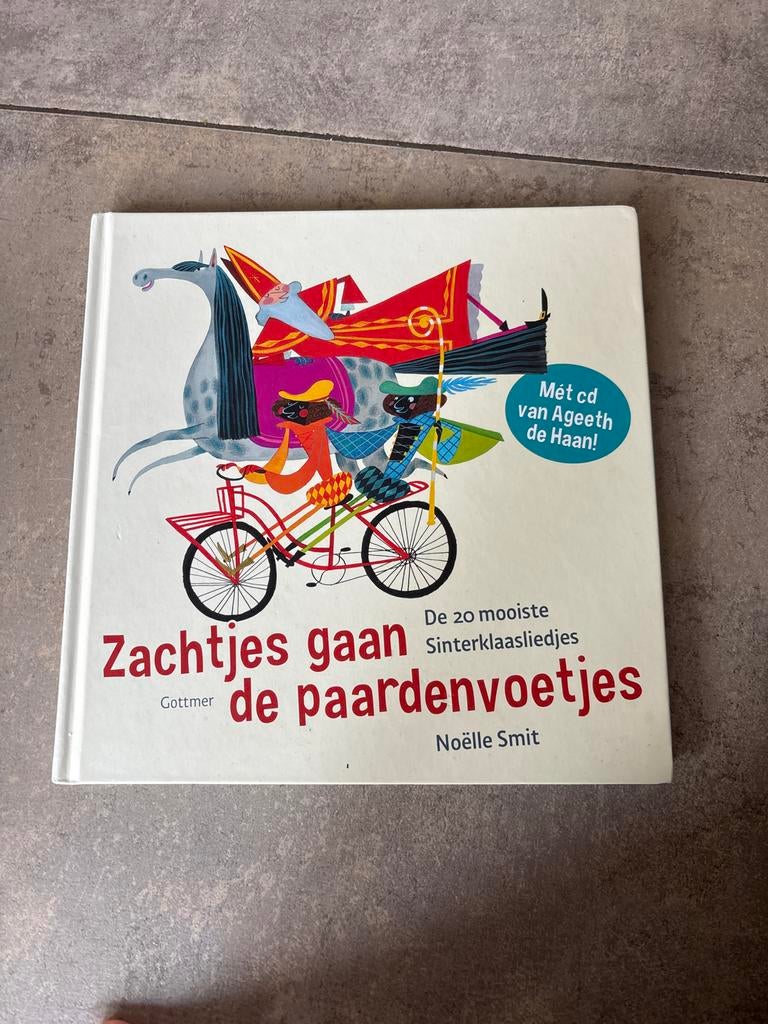 Zachtjes gaan de paardenvoetjes - Sinterklaasliedjes met CD, Boeken, Ophalen of Verzenden, Zo goed als nieuw, Prentenboek