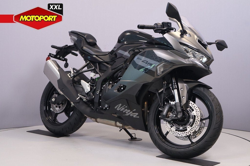 Kawasaki Ninja ZX ZX-4 RR, Motoren, Bedrijf, Sport