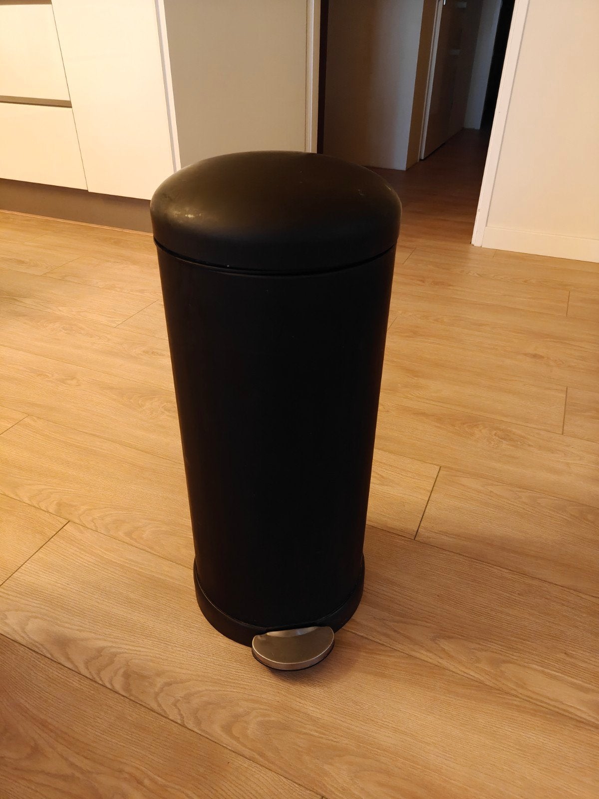 Pedaalemmer 30 liter - Zwart, Huis en Inrichting, Woonaccessoires | Prullenbakken, Ophalen, Gebruikt, Met pedaal, 20 tot 30 liter