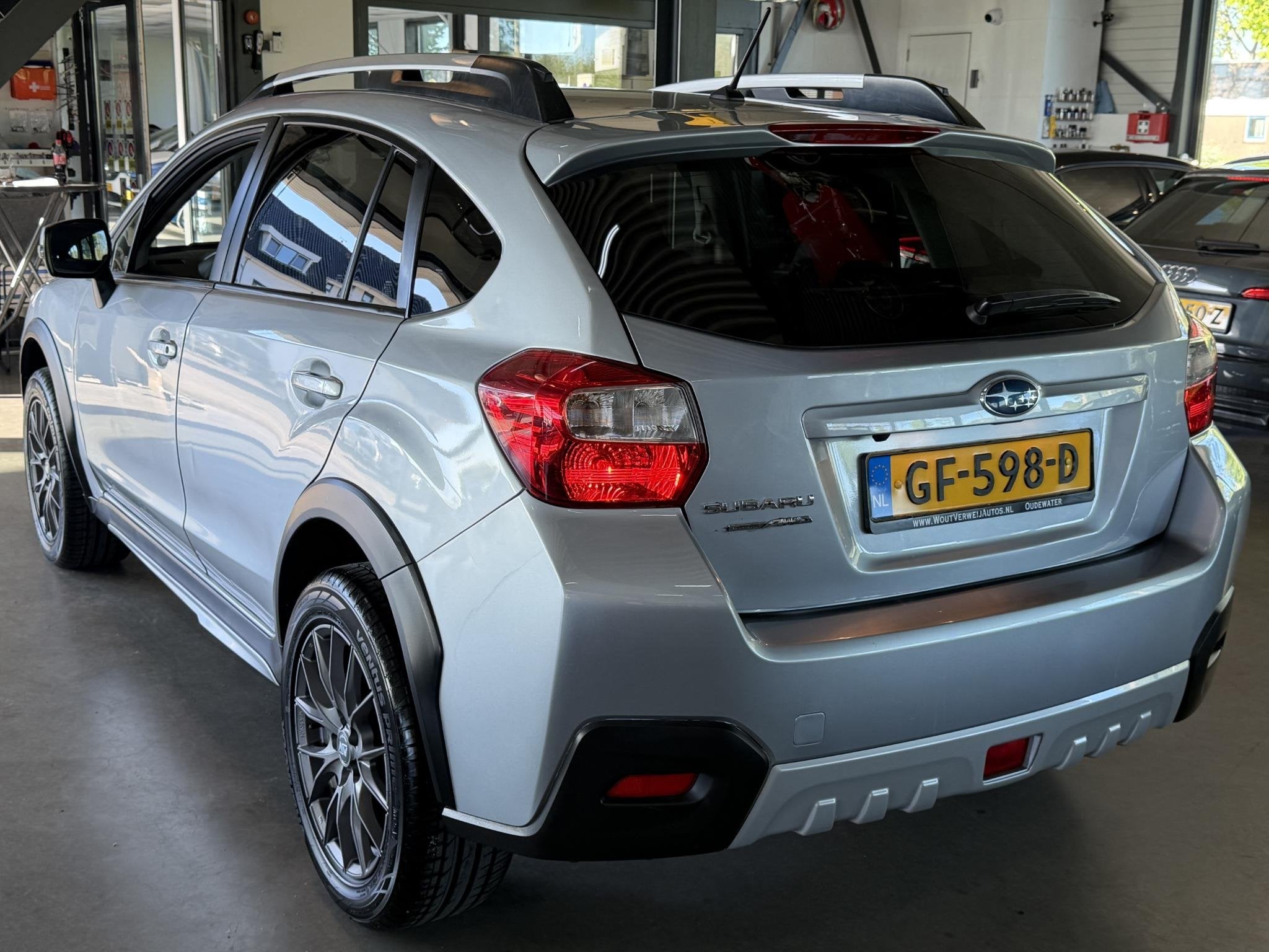 Subaru XV 2.0i Premium AWD, Euro 5, 15 km/l, Zwart, 4 cilinders