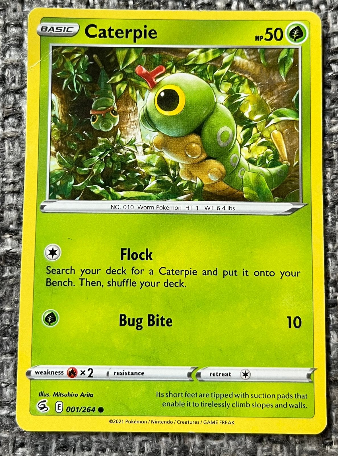 Pokémonkaart van Caterpie (010) • Fusion Strike (001/264), Verzenden, Nieuw, Losse kaart