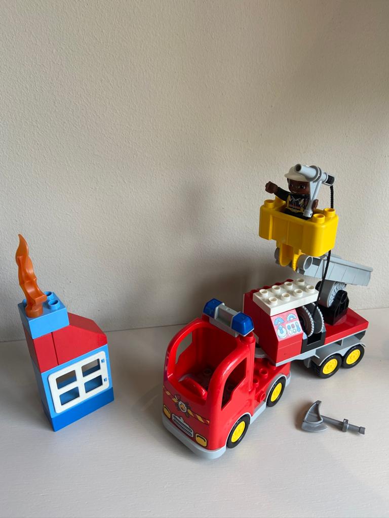 LEGO Duplo (10592) Brandweerwagen met brandweerman en huisje, Inclusief minifiguren, Ophalen of Verzenden, Duplo, Complete set