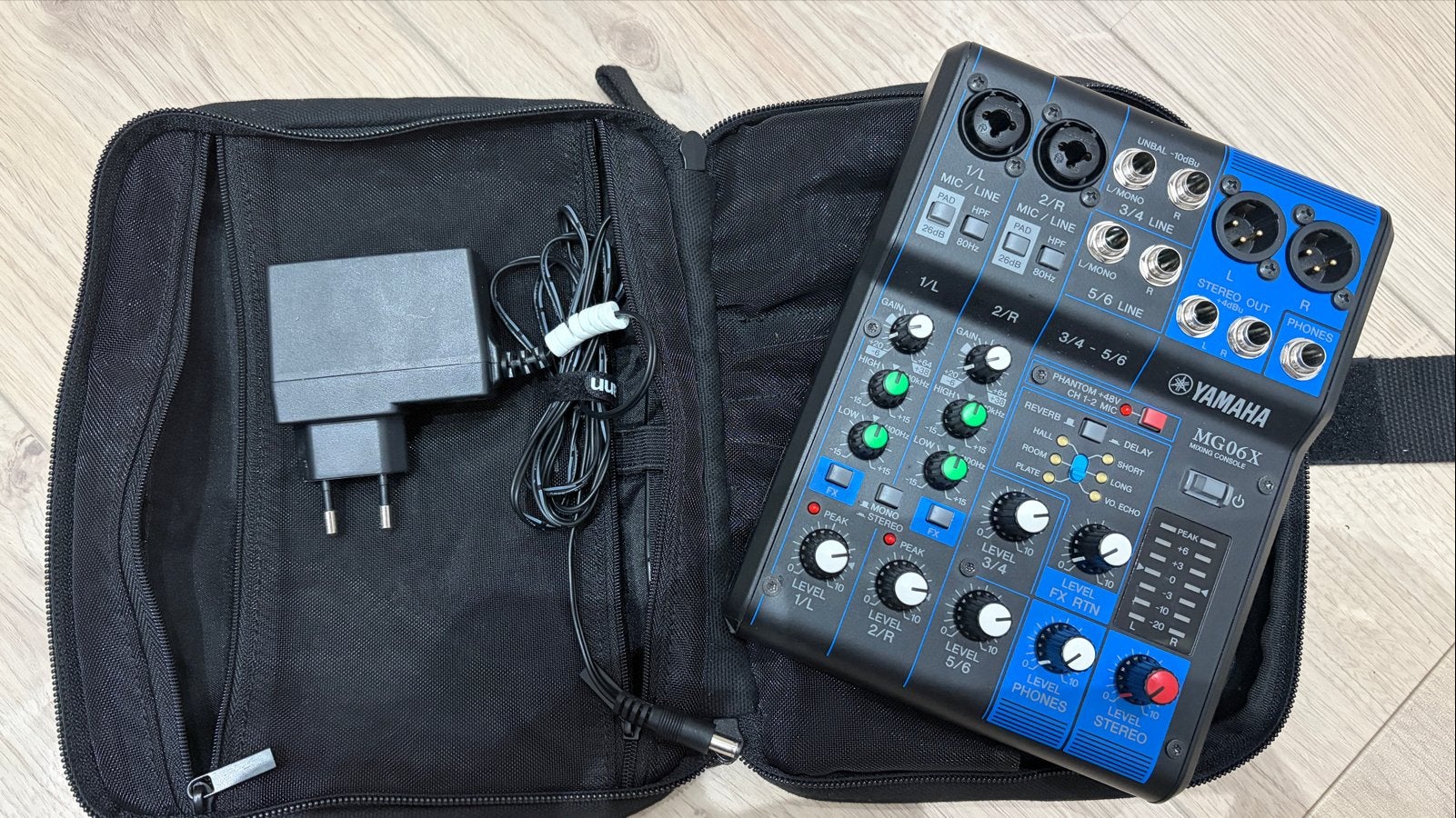Yamaha MG06X Mixer - Compacte Mengtafel met Effecten, Muziek en Instrumenten, Mengpanelen, Ophalen of Verzenden, Zo goed als nieuw