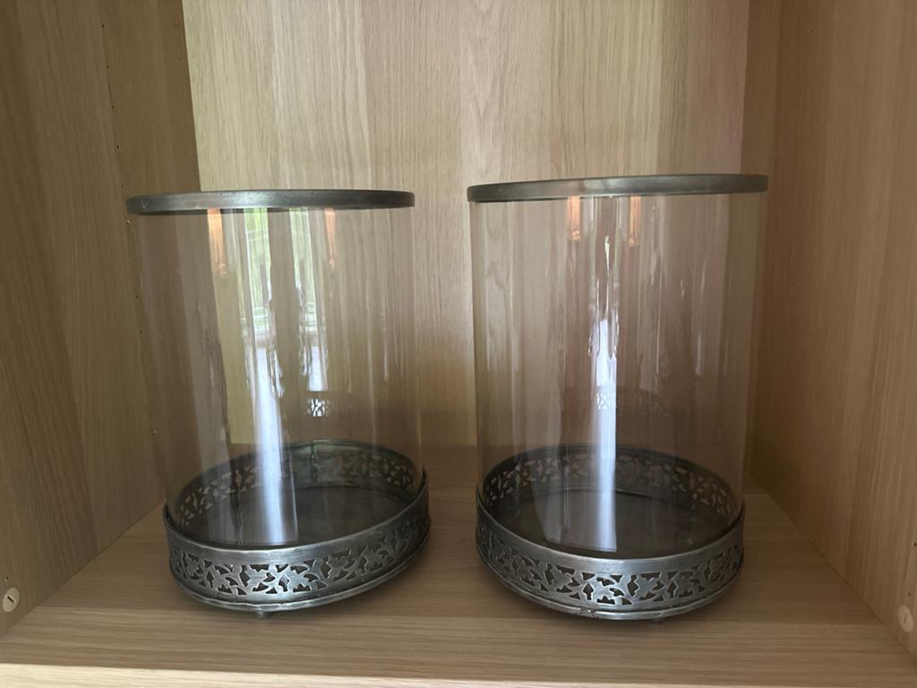 Set van 2 glazen windlichten met metalen voet, Ophalen, Zo goed als nieuw, Metaal, Grijs