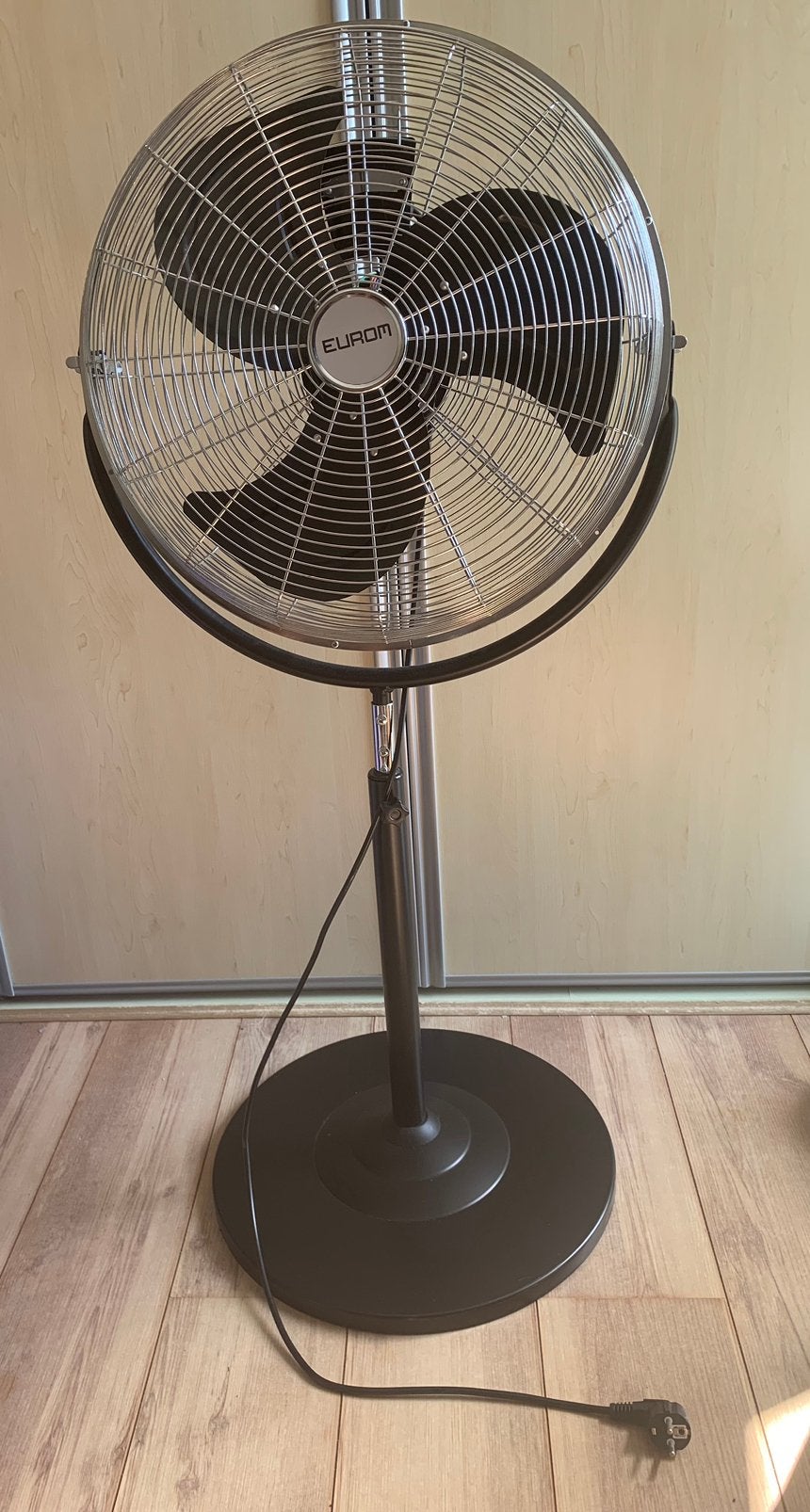 Eurom ventilator – defect - nog steeds beschikbaar!!!!, Ophalen, Niet werkend, Statiefventilator