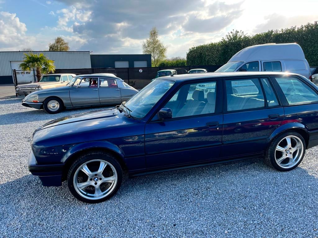 BMW 3-serie Touring 320i, Auto's, BMW, 127 pk, Achterwielaandrijving, Gebruikt, Blauw