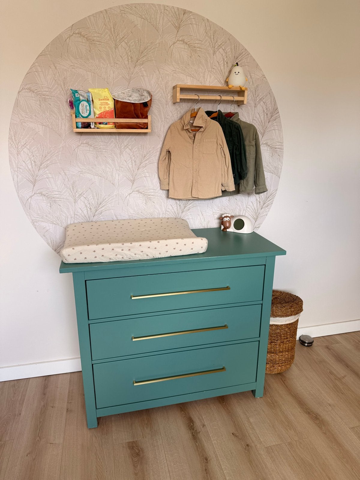 IKEA Hemnes Kledingkast & Commode Groen met Gouden Grepen, Ophalen, 50 tot 100 cm, Zo goed als nieuw, Met lade(s)