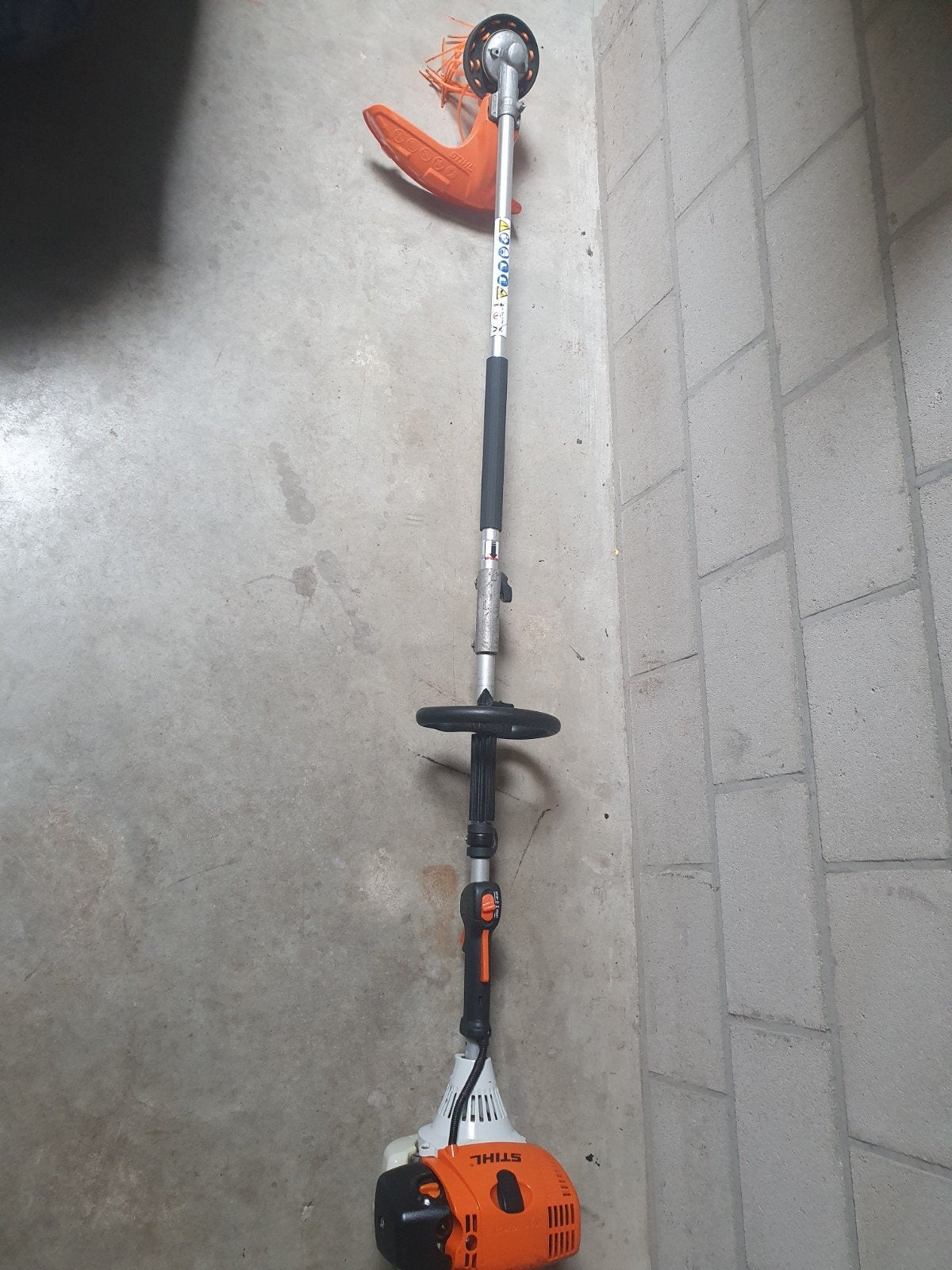 stihl km 130r met onkruidborstel, Ophalen, Gebruikt, Benzine
