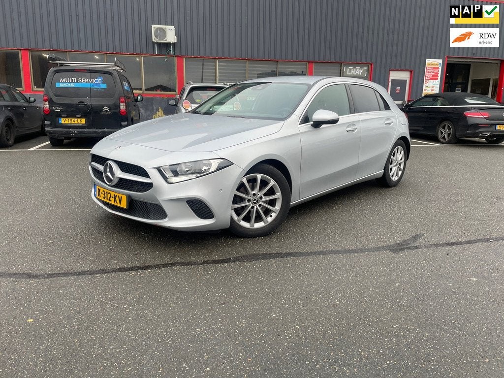 Mercedes-Benz A-klasse 180 d Premium Plus / LEER / SP .VLG /, Auto's, Mercedes-Benz, Voorwielaandrijving, 1325 kg, Gebruikt, 4 cilinders
