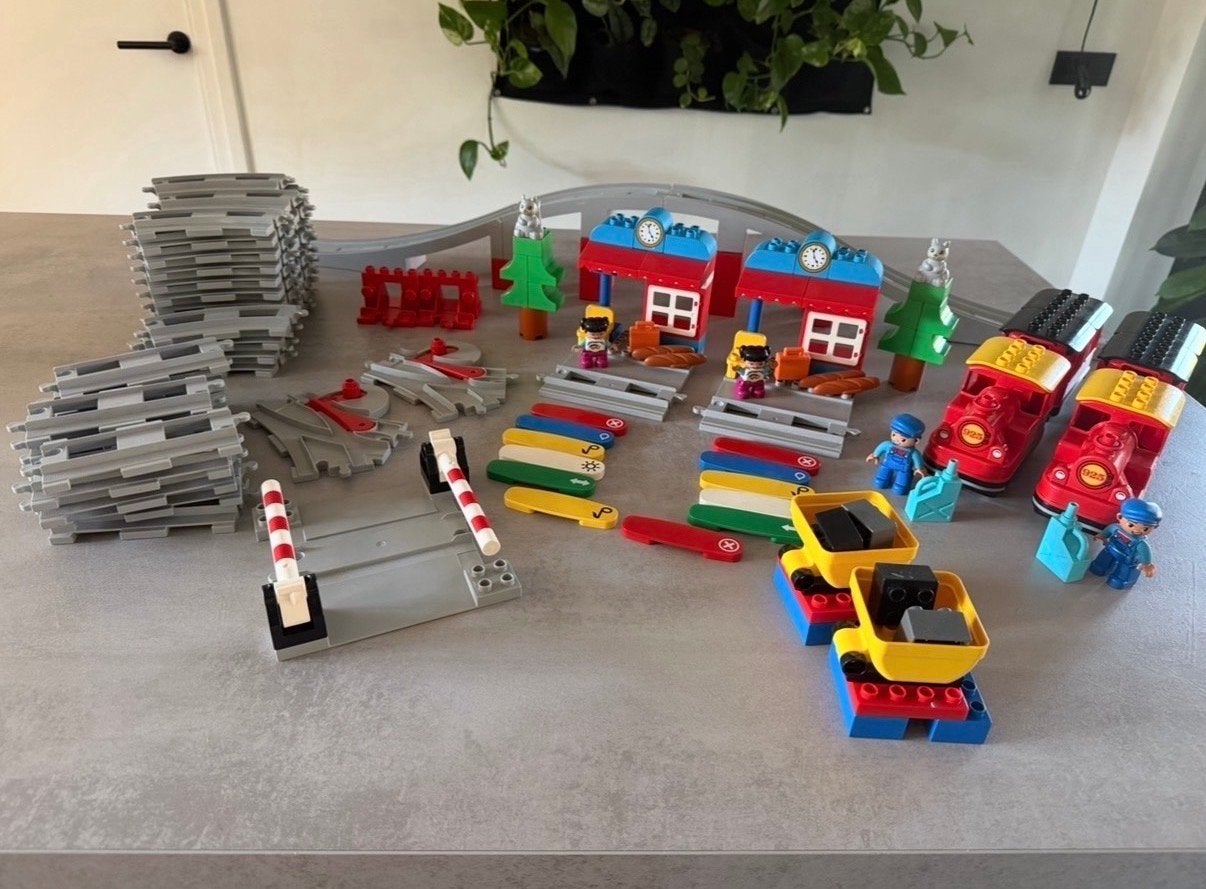 Duplo Stoomtrein Set 2x met Brug en Spoorwegovergang, Ophalen, Gebruikt, Overige thema's, Compleet