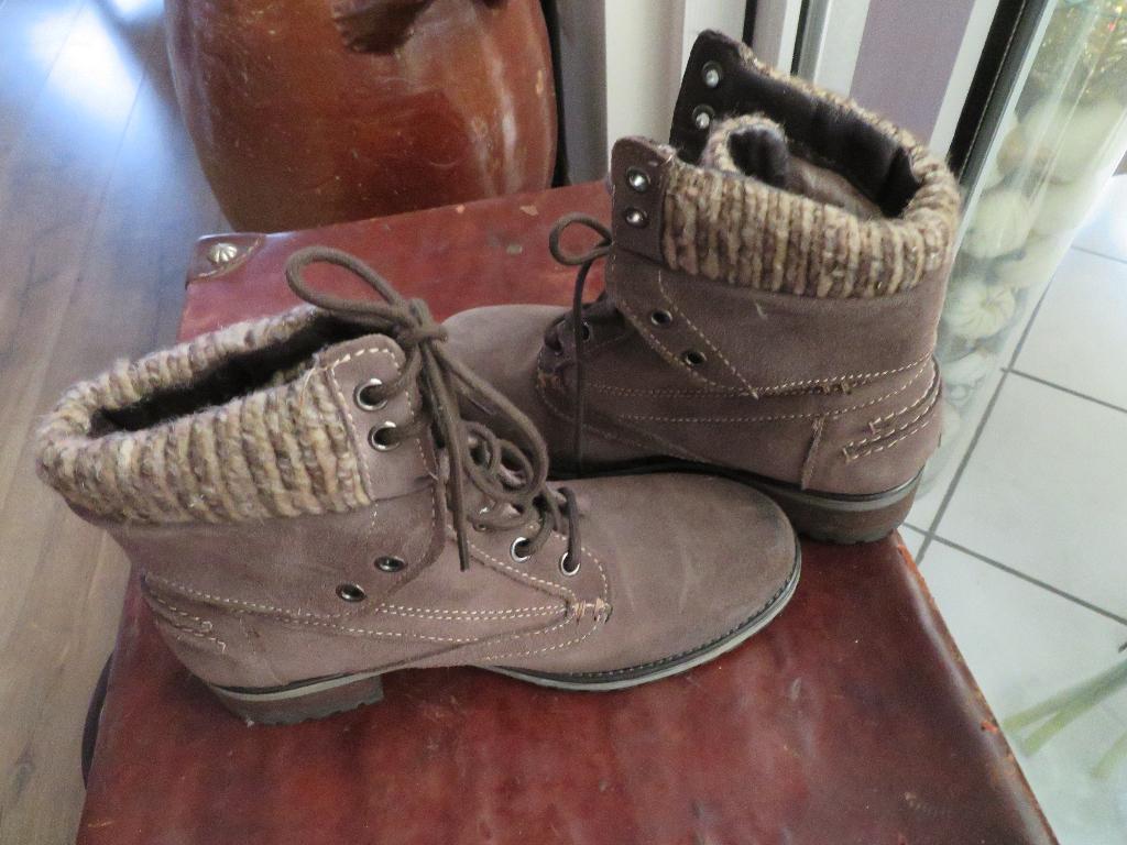 Dames laarsjes  Hush Puppies maat 37 bruin Z.G.A.N., Bruin, Lage of Enkellaarzen, Ophalen of Verzenden, Zo goed als nieuw