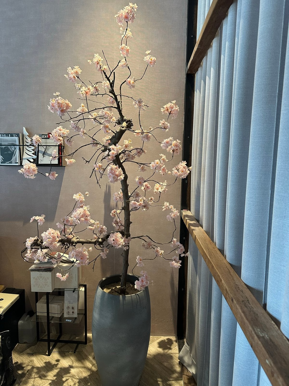 Bloesemboom, Huis en Inrichting, Woonaccessoires | Kunstplanten en Kunstbloemen, Zo goed als nieuw, Kunstbloesem, Roze, Kunststof