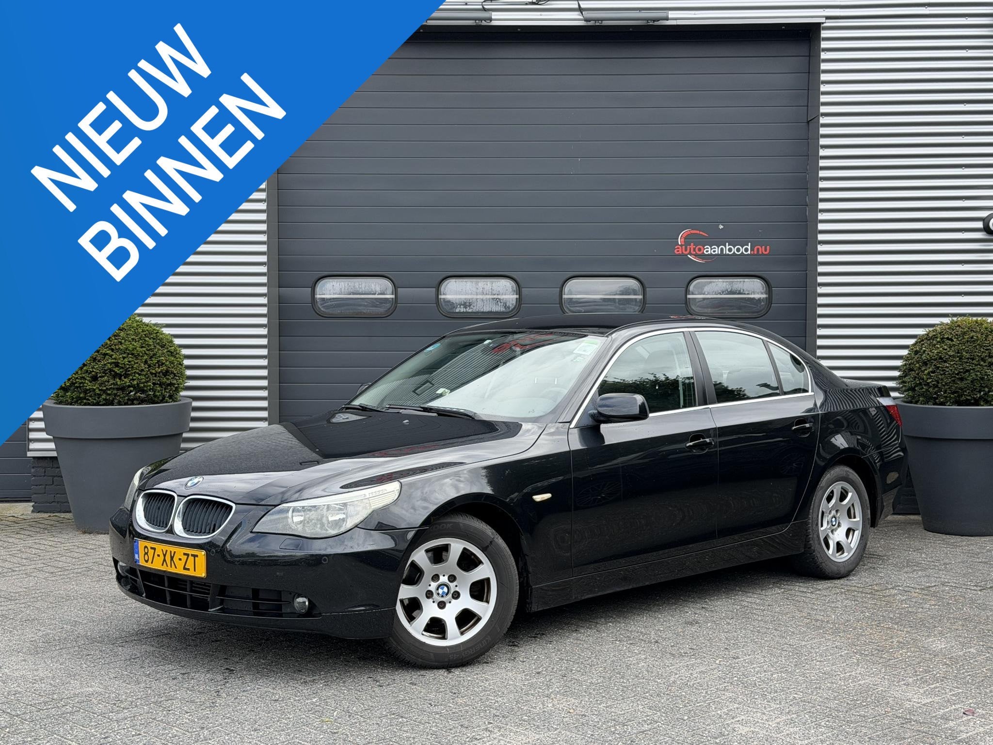 BMW 5-serie 520d Business Line | Navigatie | Parkeersensoren, Automaat, Zwart, 4 cilinders, Bedrijf