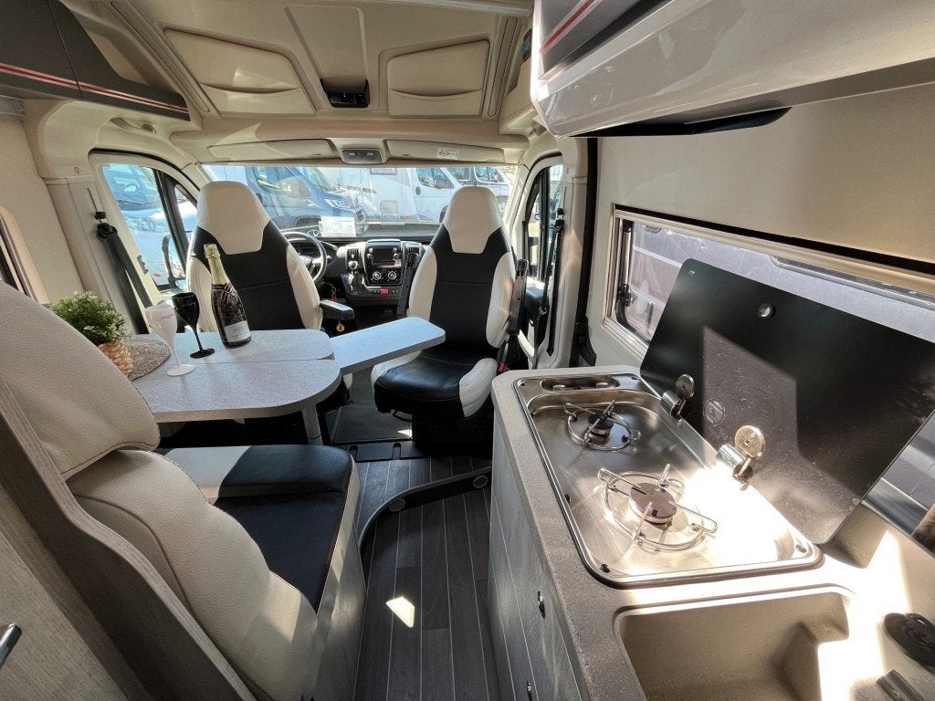 Roller team Livingstone 640 AUT. Duo Advance Airco Cruise En, Buscamper of Camperbus, Bedrijf, 6 tot 7 meter, Loc. Cusona – 53037 San Gimignano (SI) – Italy